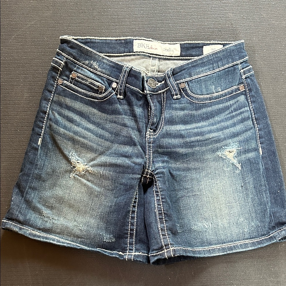 BKE Stella low rise short. Size 26